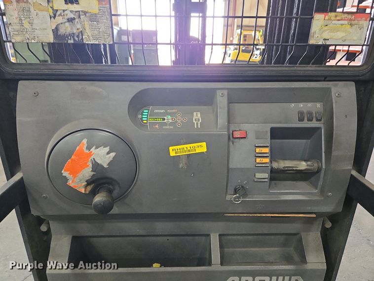 image for item EM6023 2014 Crown SP3505-30 order picker