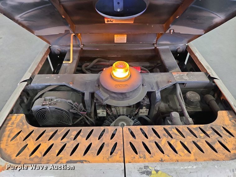 image for item EM6023 2014 Crown SP3505-30 order picker