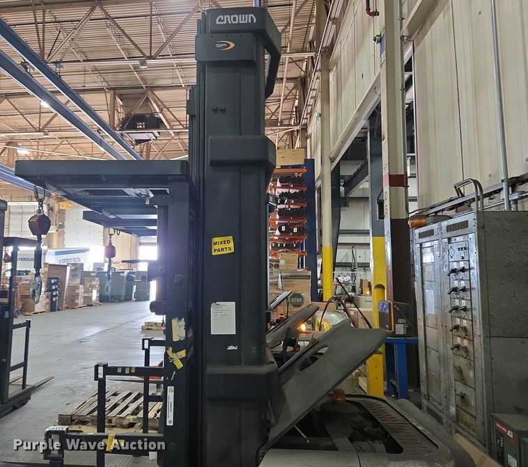 image for item EM6024 2015 Crown SP3520-30 order picker