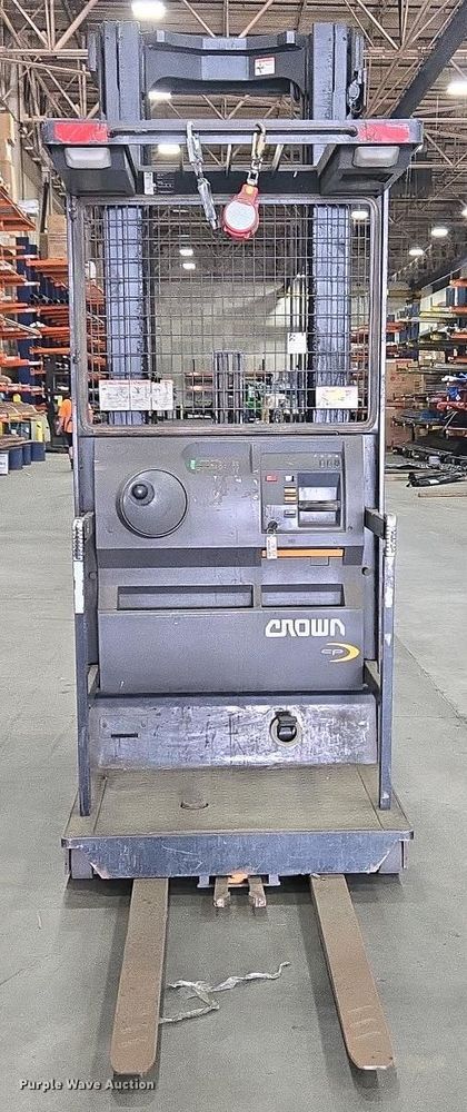 image for item EM6025 2016 Crown SP3520-30 order picker