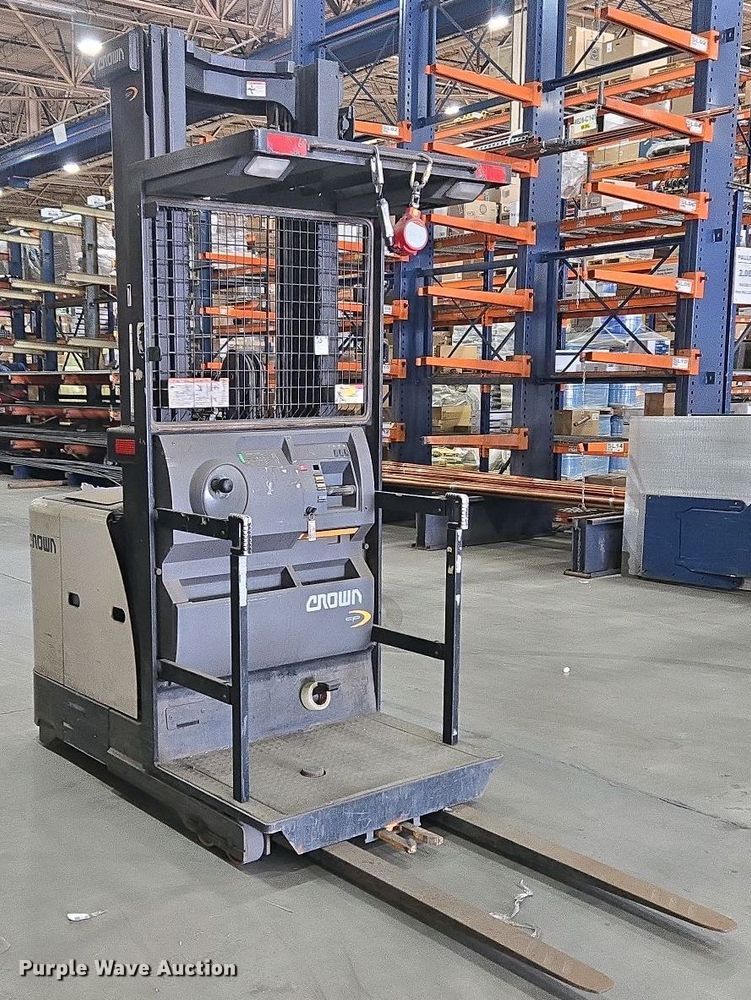 image for item EM6025 2016 Crown SP3520-30 order picker