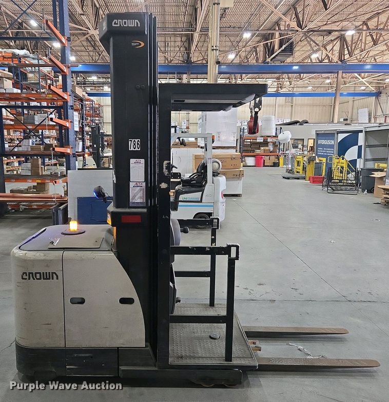 image for item EM6025 2016 Crown SP3520-30 order picker