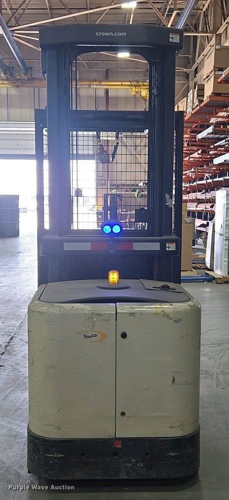 image for item EM6025 2016 Crown SP3520-30 order picker