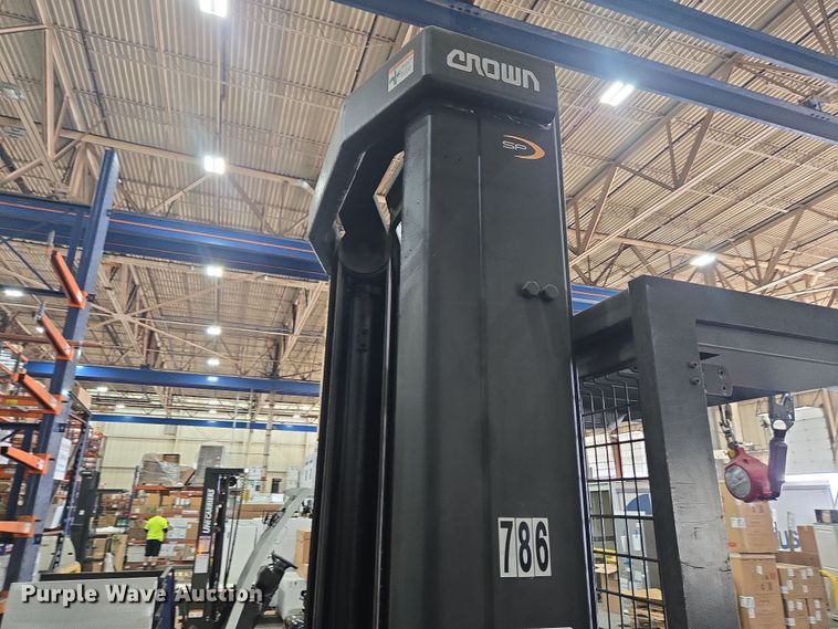 image for item EM6025 2016 Crown SP3520-30 order picker