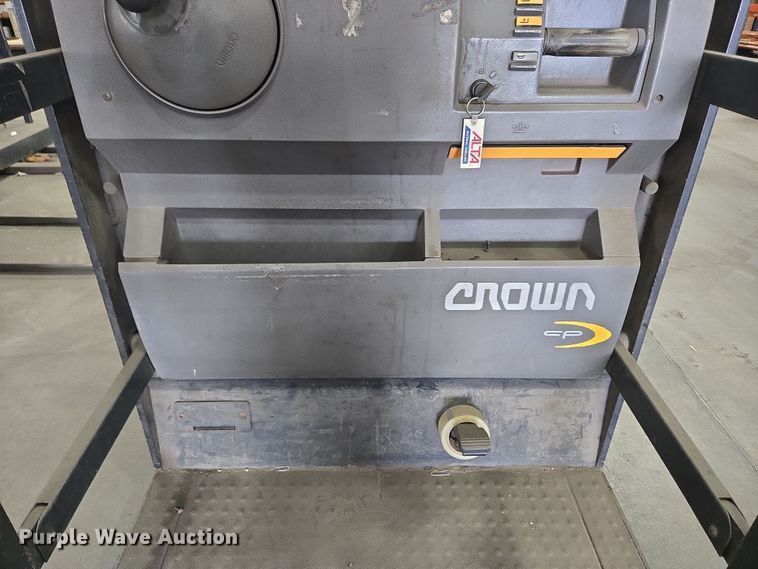 image for item EM6025 2016 Crown SP3520-30 order picker