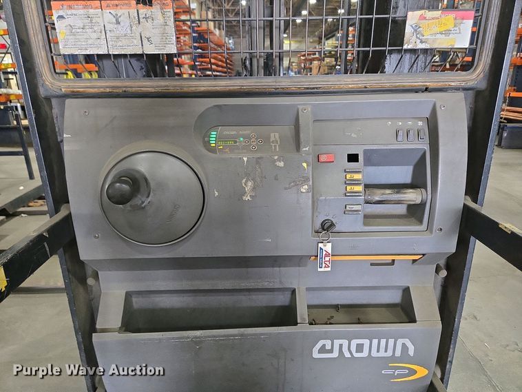 image for item EM6025 2016 Crown SP3520-30 order picker