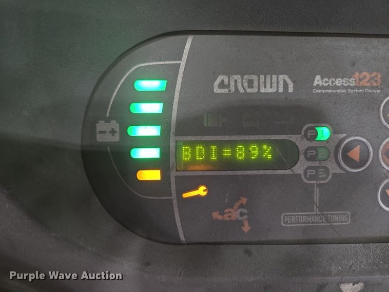 image for item EM6025 2016 Crown SP3520-30 order picker