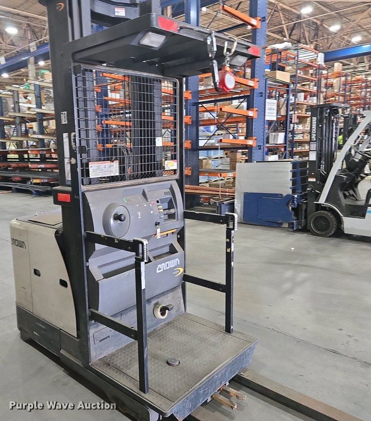 image for item EM6025 2016 Crown SP3520-30 order picker