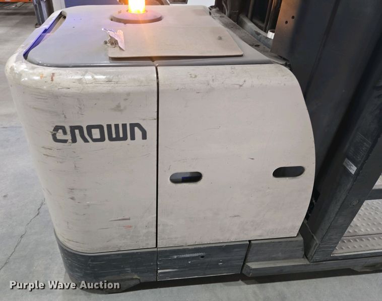 image for item EM6025 2016 Crown SP3520-30 order picker