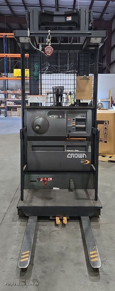 image for item EM6027 2015 Crown SP3520-30 order picker