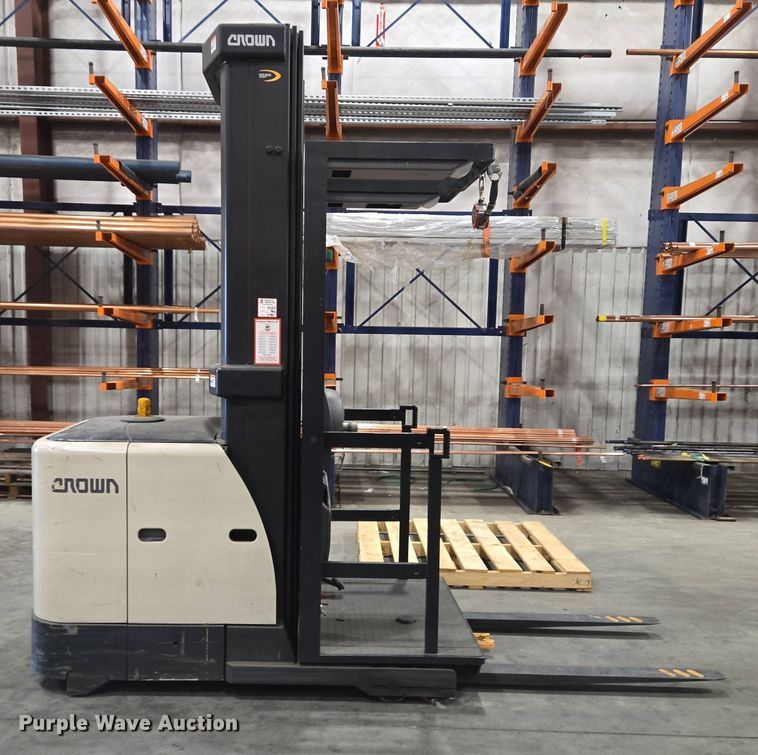 image for item EM6027 2015 Crown SP3520-30 order picker