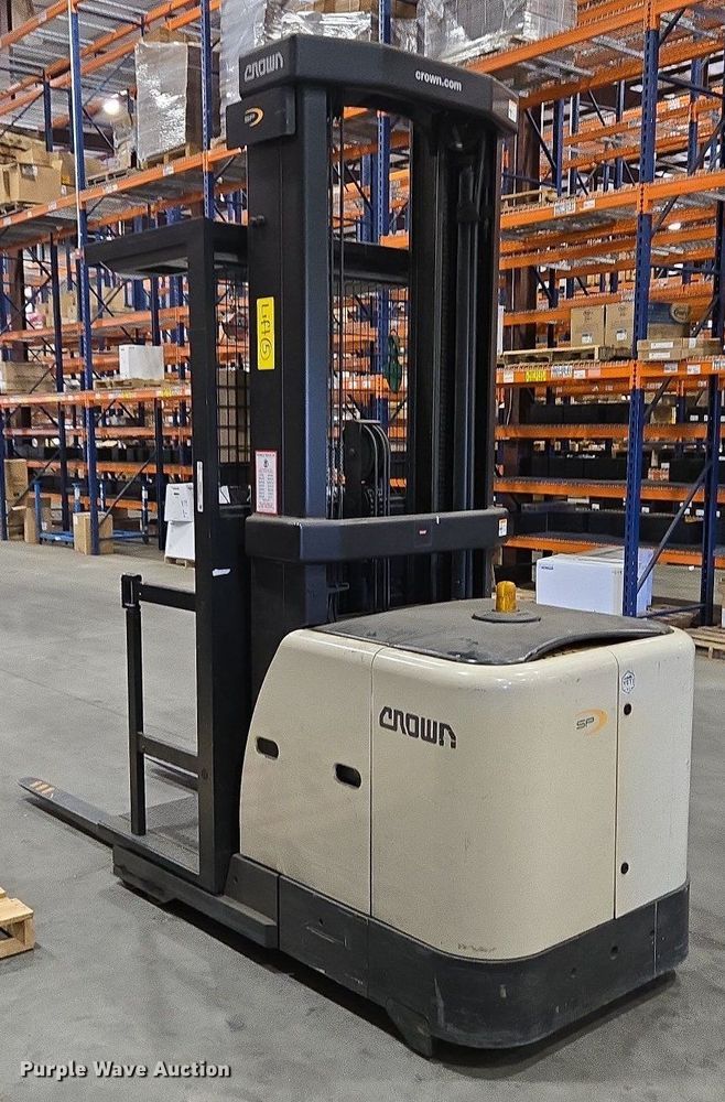 image for item EM6027 2015 Crown SP3520-30 order picker