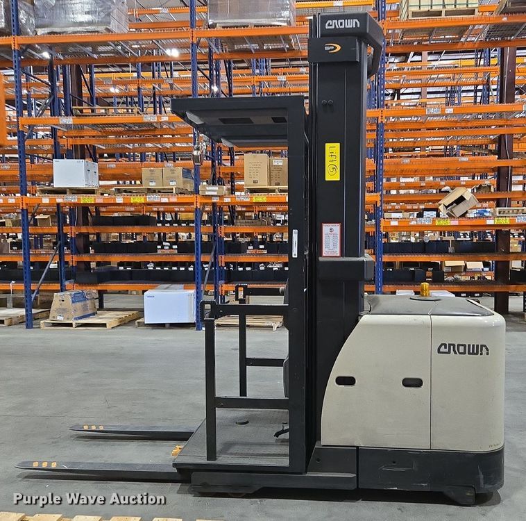 image for item EM6027 2015 Crown SP3520-30 order picker