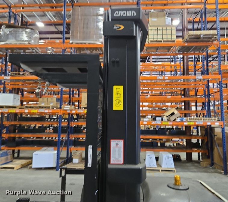 image for item EM6027 2015 Crown SP3520-30 order picker