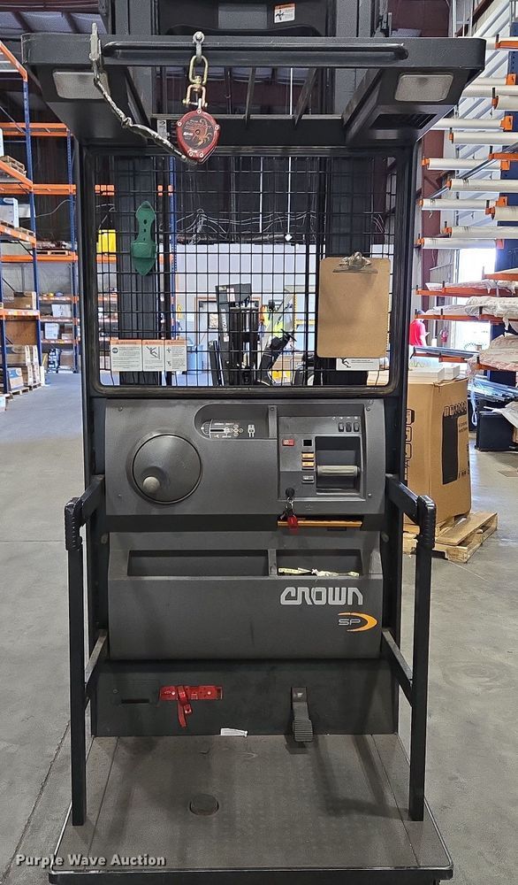 image for item EM6027 2015 Crown SP3520-30 order picker