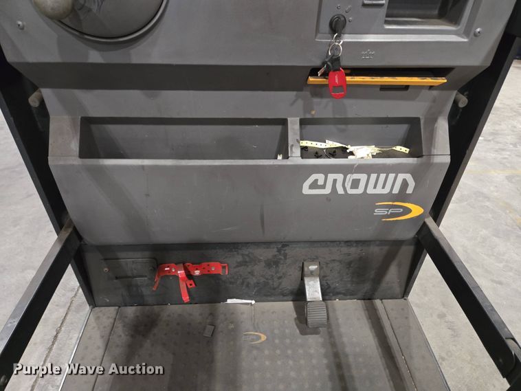 image for item EM6027 2015 Crown SP3520-30 order picker