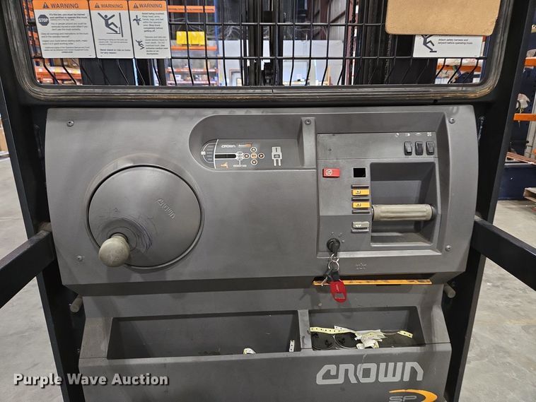 image for item EM6027 2015 Crown SP3520-30 order picker