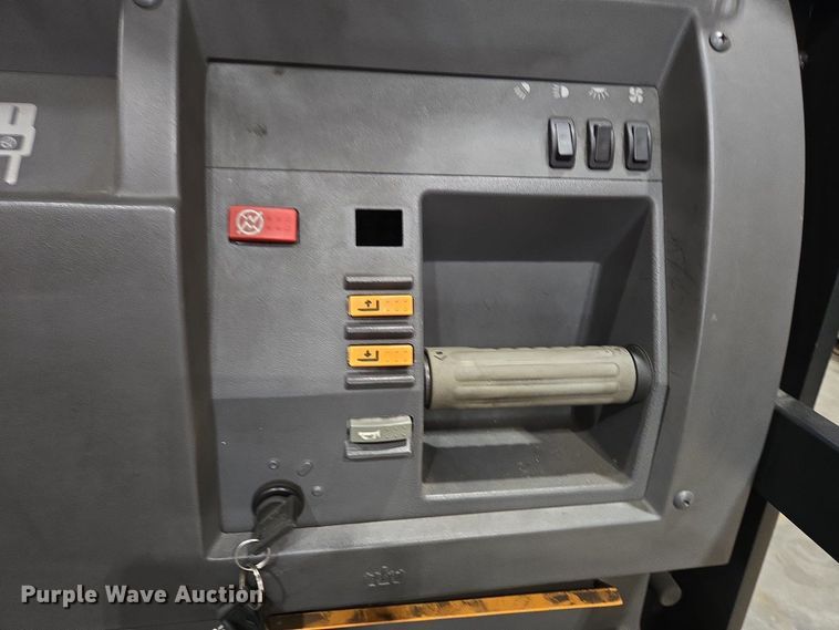 image for item EM6027 2015 Crown SP3520-30 order picker