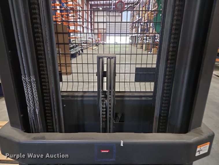 image for item EM6027 2015 Crown SP3520-30 order picker