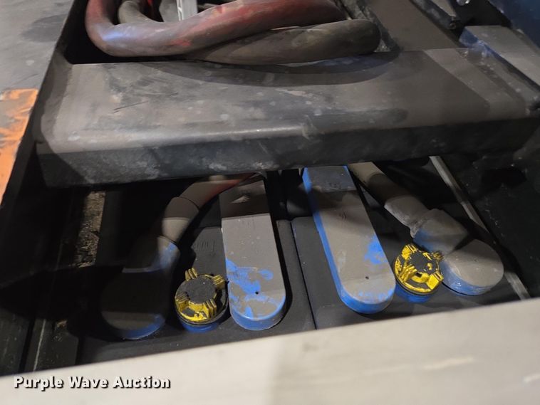 image for item EM6027 2015 Crown SP3520-30 order picker