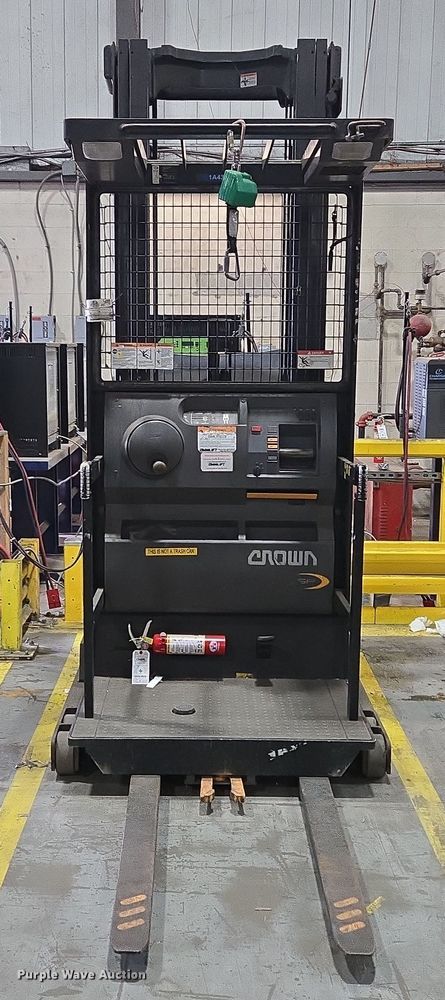 image for item EM6028 2015 Crown S3505-30 order picker