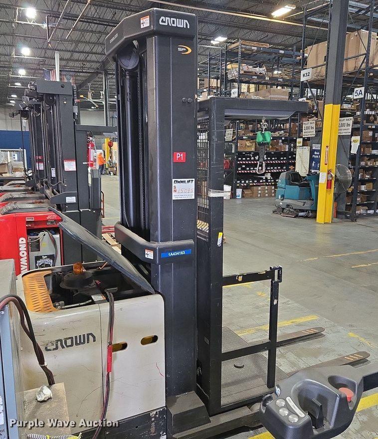 image for item EM6028 2015 Crown S3505-30 order picker