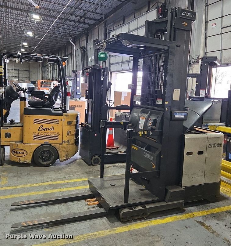 image for item EM6028 2015 Crown S3505-30 order picker