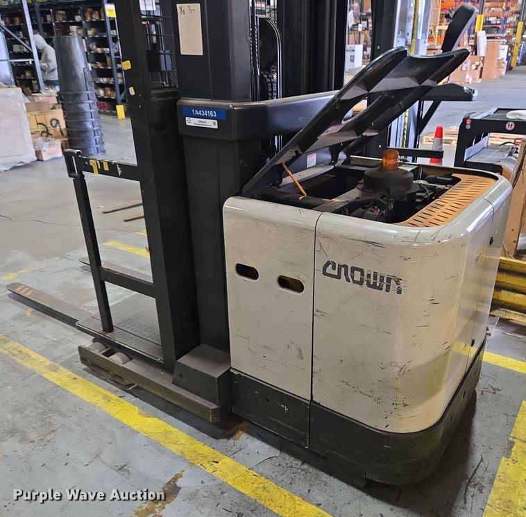 image for item EM6028 2015 Crown S3505-30 order picker