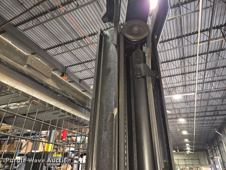 image for item EM6028 2015 Crown S3505-30 order picker