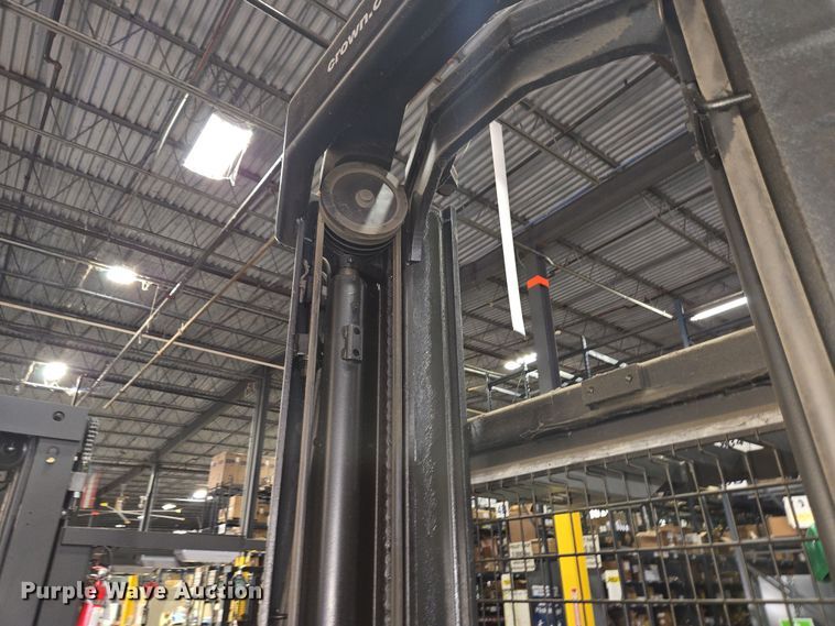 image for item EM6028 2015 Crown S3505-30 order picker