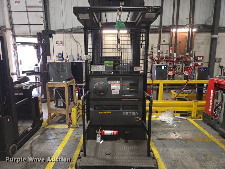 image for item EM6028 2015 Crown S3505-30 order picker