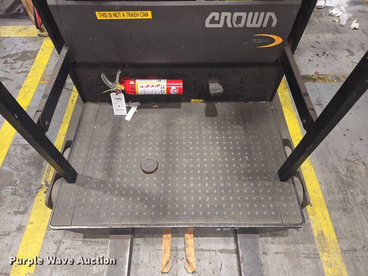 image for item EM6028 2015 Crown S3505-30 order picker