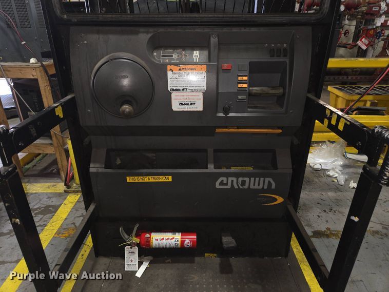 image for item EM6028 2015 Crown S3505-30 order picker