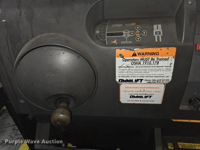 image for item EM6028 2015 Crown S3505-30 order picker