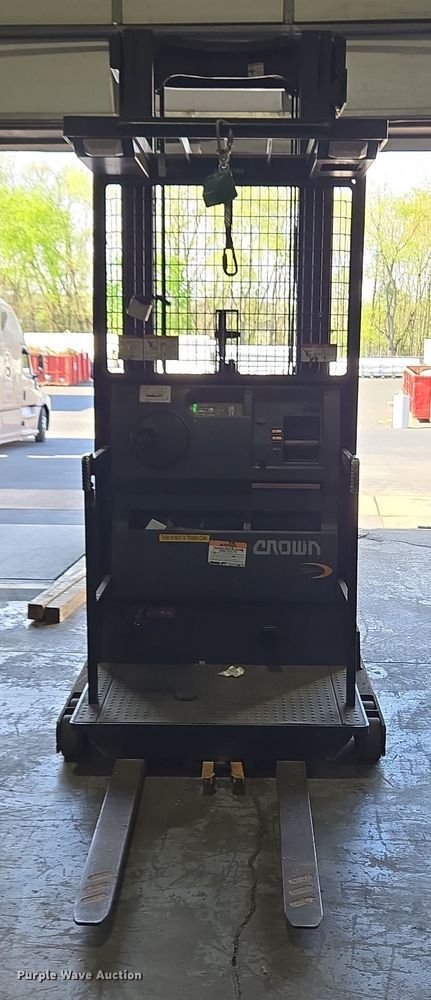 image for item EM6029 2015 Crown SP3505-30 order picker