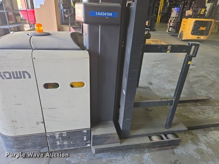 image for item EM6029 2015 Crown SP3505-30 order picker