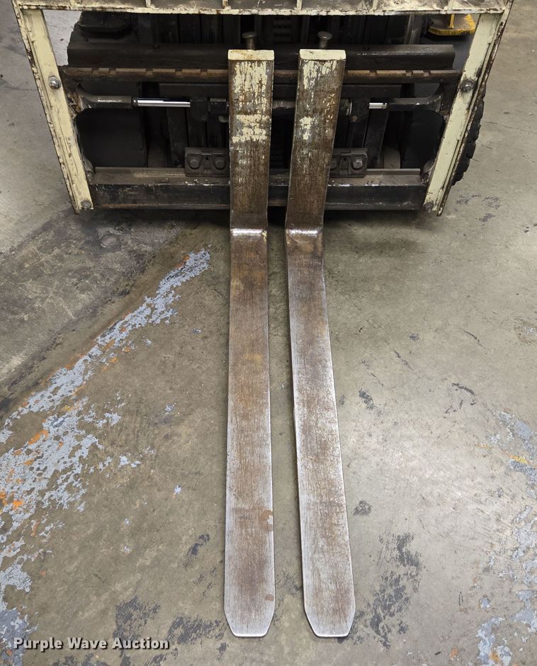 image for item EM6031 2016 Yale ERP040VTN36TE082 forklift