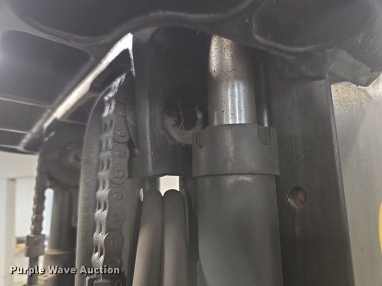 image for item EM6031 2016 Yale ERP040VTN36TE082 forklift