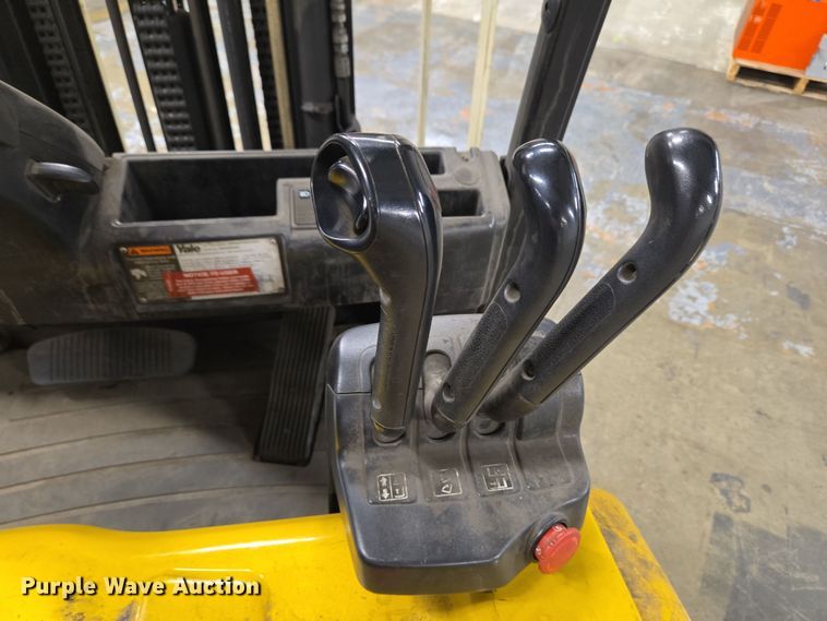 image for item EM6031 2016 Yale ERP040VTN36TE082 forklift