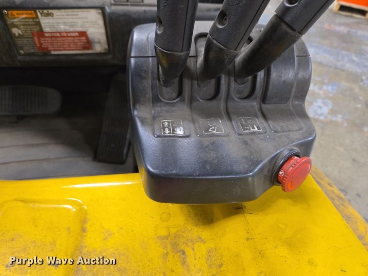 image for item EM6031 2016 Yale ERP040VTN36TE082 forklift