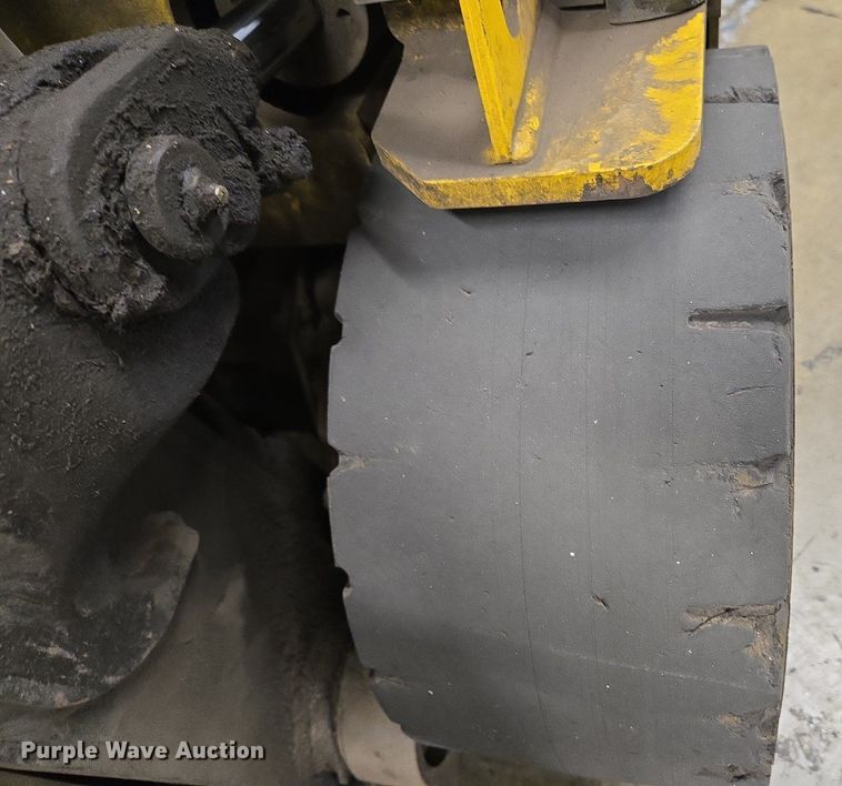 image for item EM6031 2016 Yale ERP040VTN36TE082 forklift