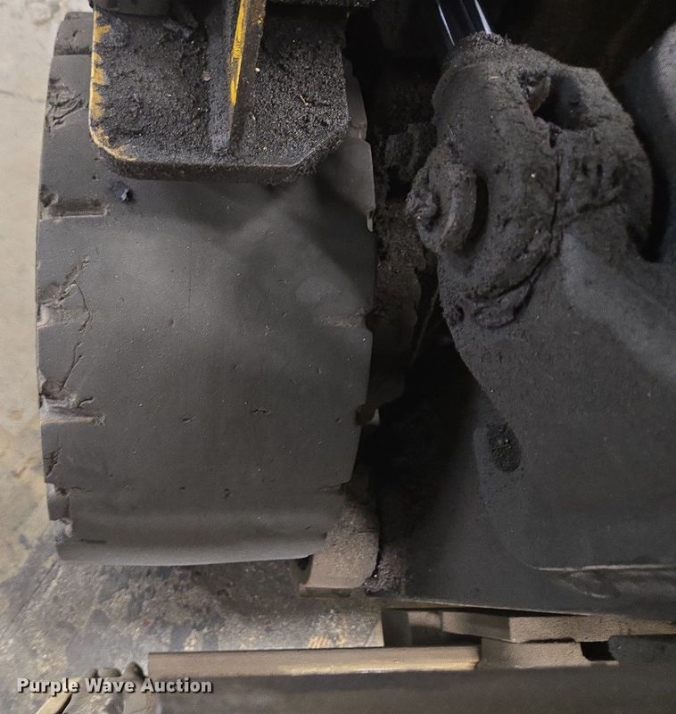 image for item EM6031 2016 Yale ERP040VTN36TE082 forklift