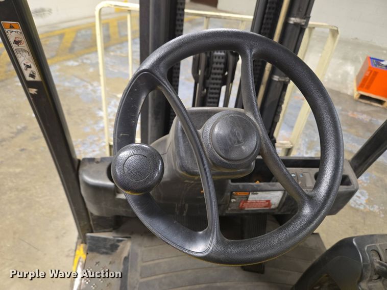 image for item EM6031 2016 Yale ERP040VTN36TE082 forklift