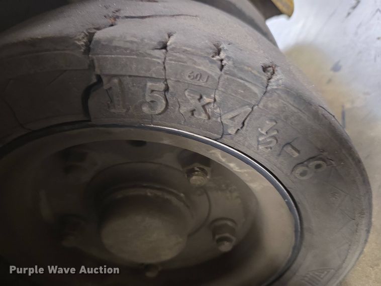 image for item EM6031 2016 Yale ERP040VTN36TE082 forklift