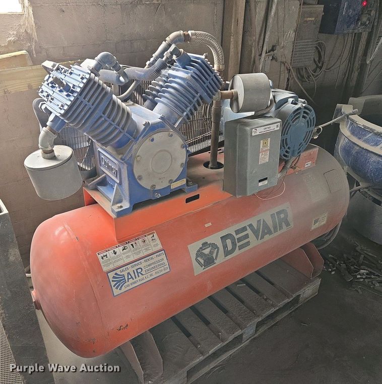 image for item EM7065 Devair air compressor