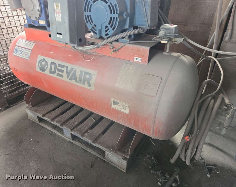 image for item EM7065 Devair air compressor