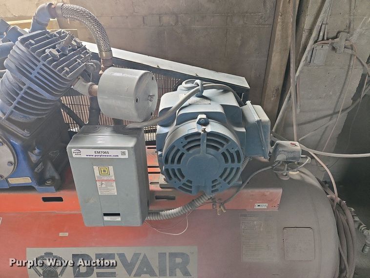 image for item EM7065 Devair air compressor