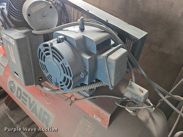 image for item EM7065 Devair air compressor