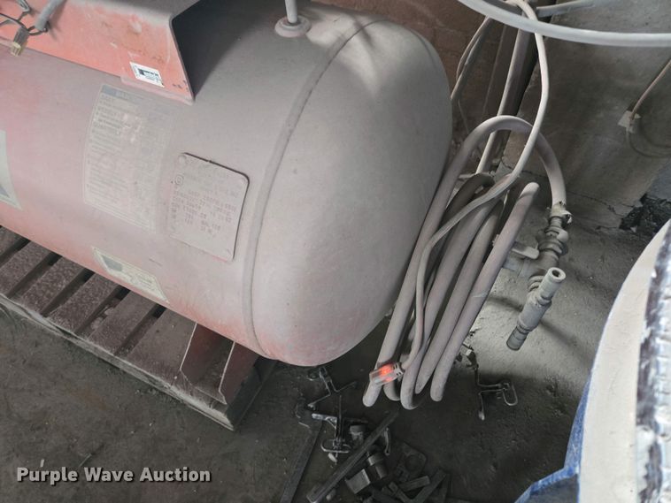 image for item EM7065 Devair air compressor