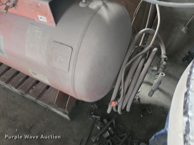 image for item EM7065 Devair air compressor